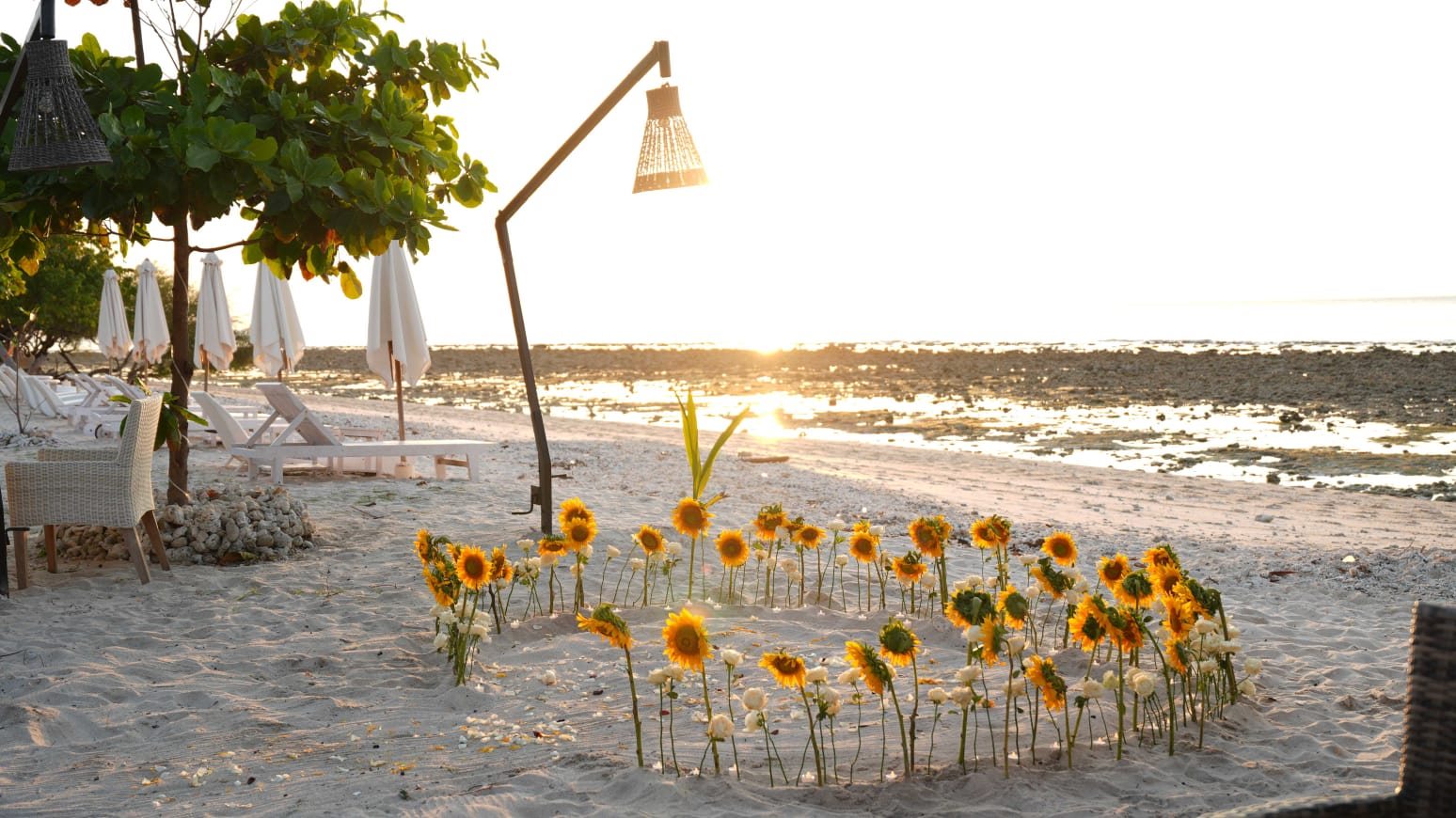 Beach floral setup